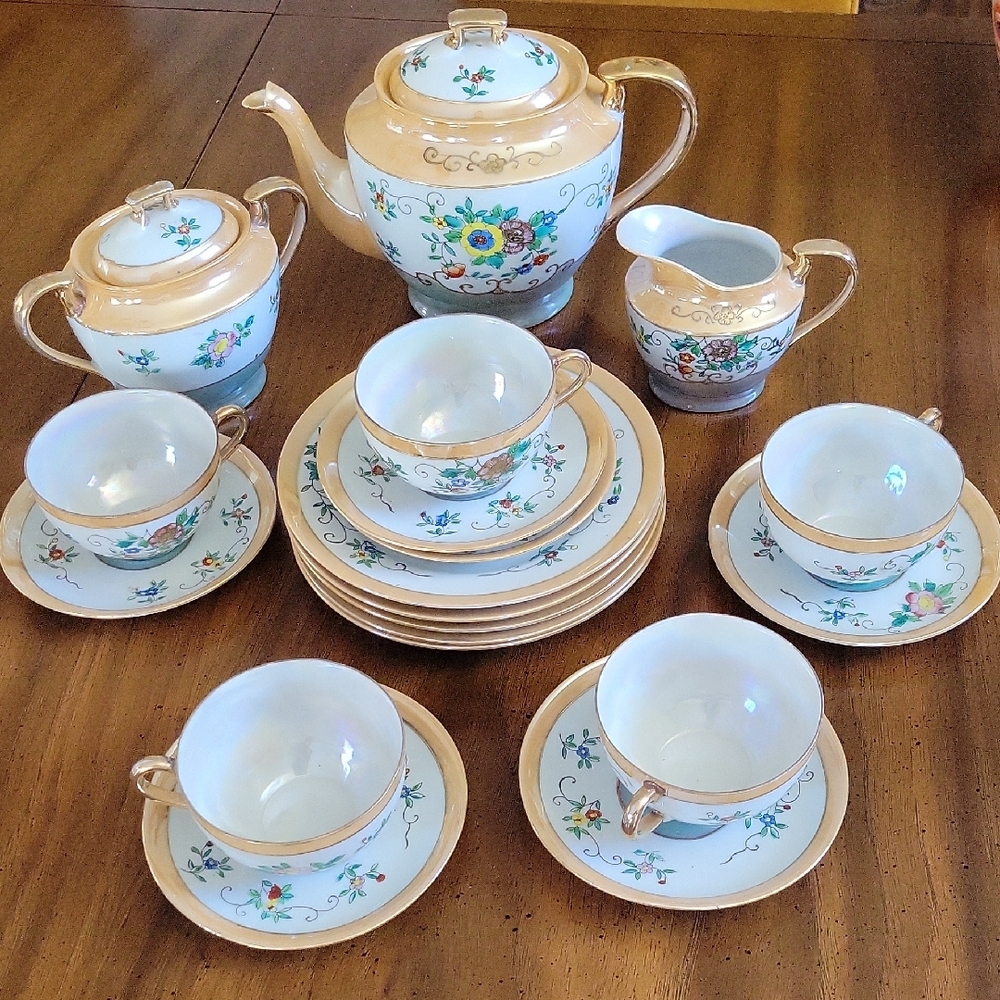 Takito & Co. of JAPAN VINTAGE HAND-PAINTED LUSTERWARE TEA SET